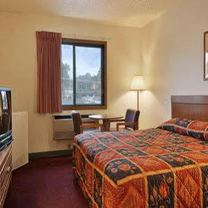 Super 8 By Wyndham Front Royal Hotel Exterior foto